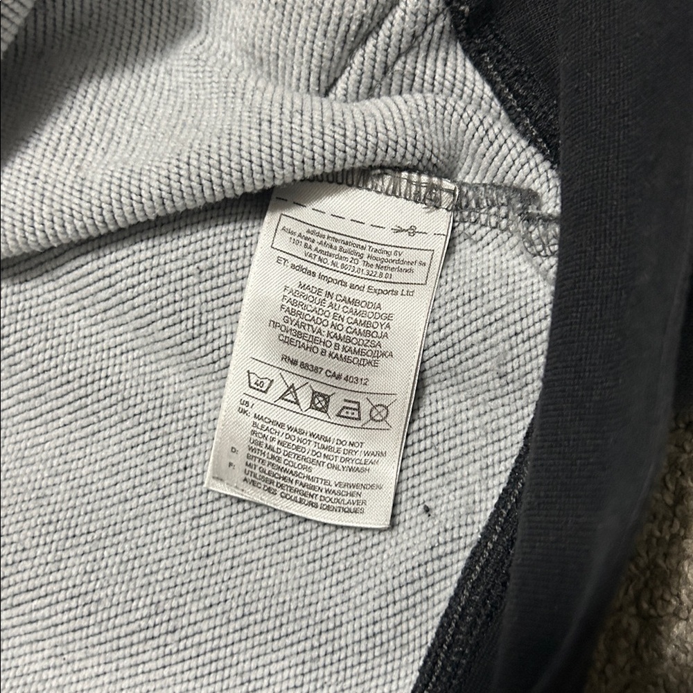Vintage Adidias Zip Up Sweater - Picture 5 of 6